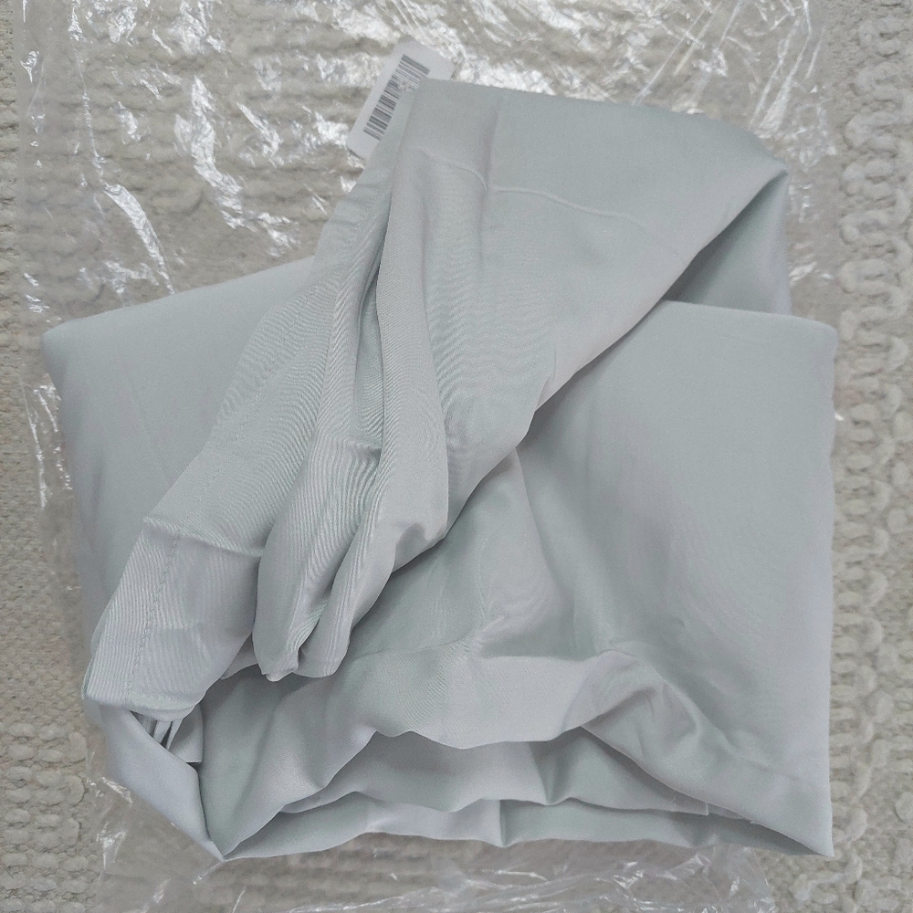 NWOT! Quince Organic Bamboo Mist Flat Sheet Only! King (220) - Picture 3 of 5
